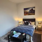 Cozy And Comfortable Private Room